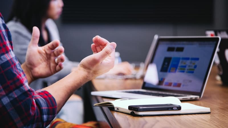 Creative brief and feedback workflow between content creator and video editor